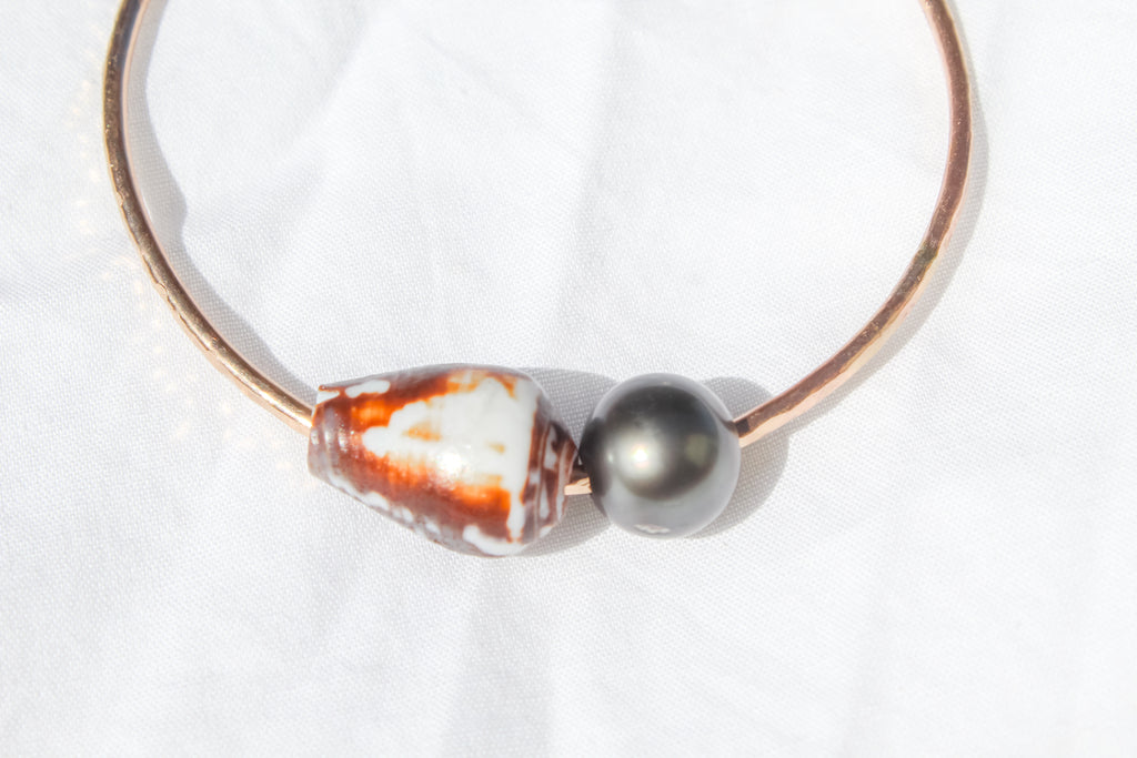 Tahitian + Shell Bangle SZ 7.5