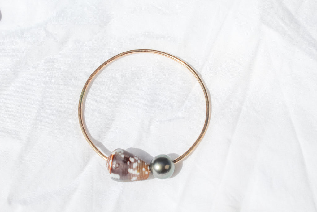 Tahitian + Shell Bangle SZ 7.5