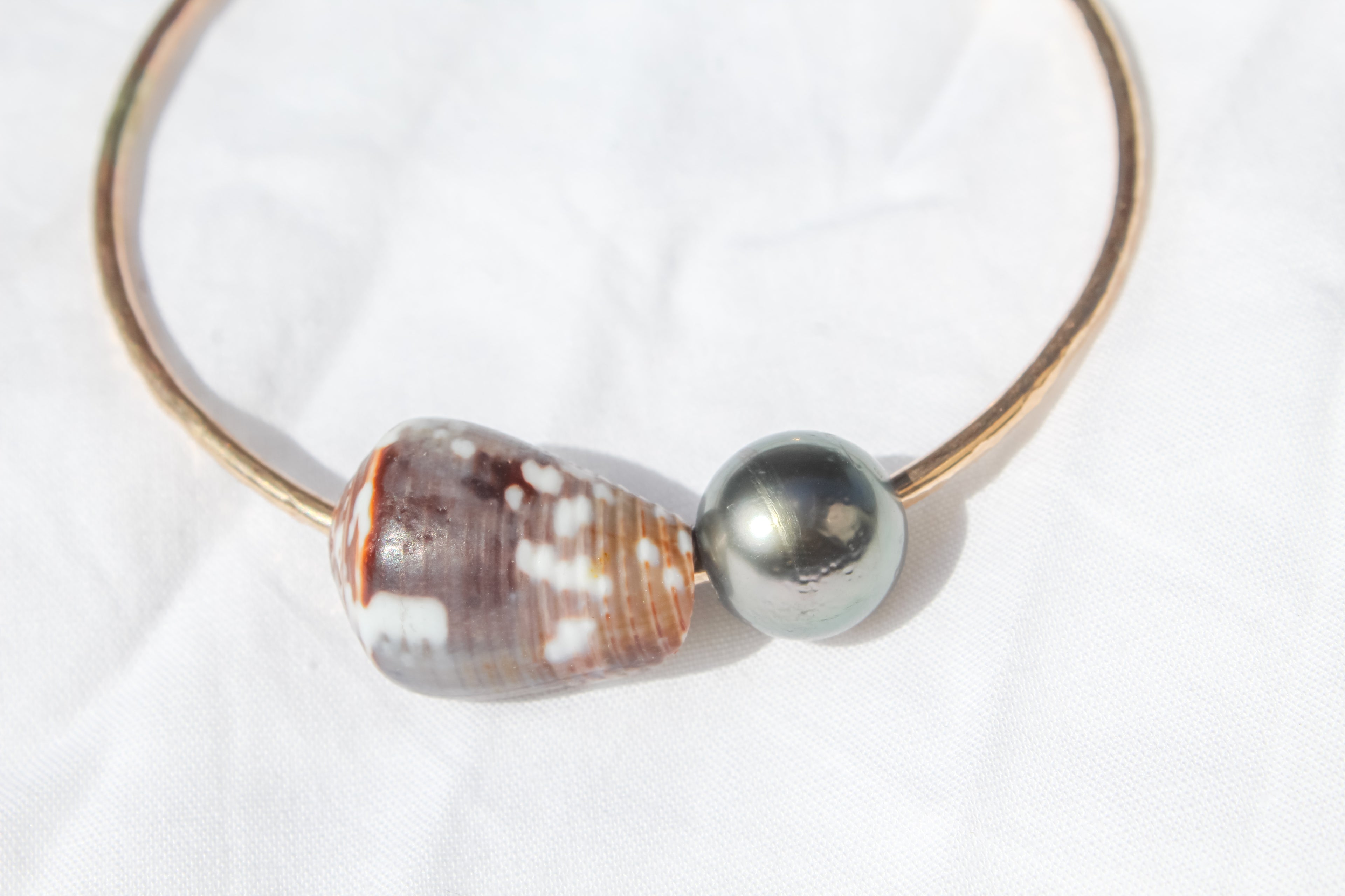 Tahitian + Shell Bangle SZ 7.5