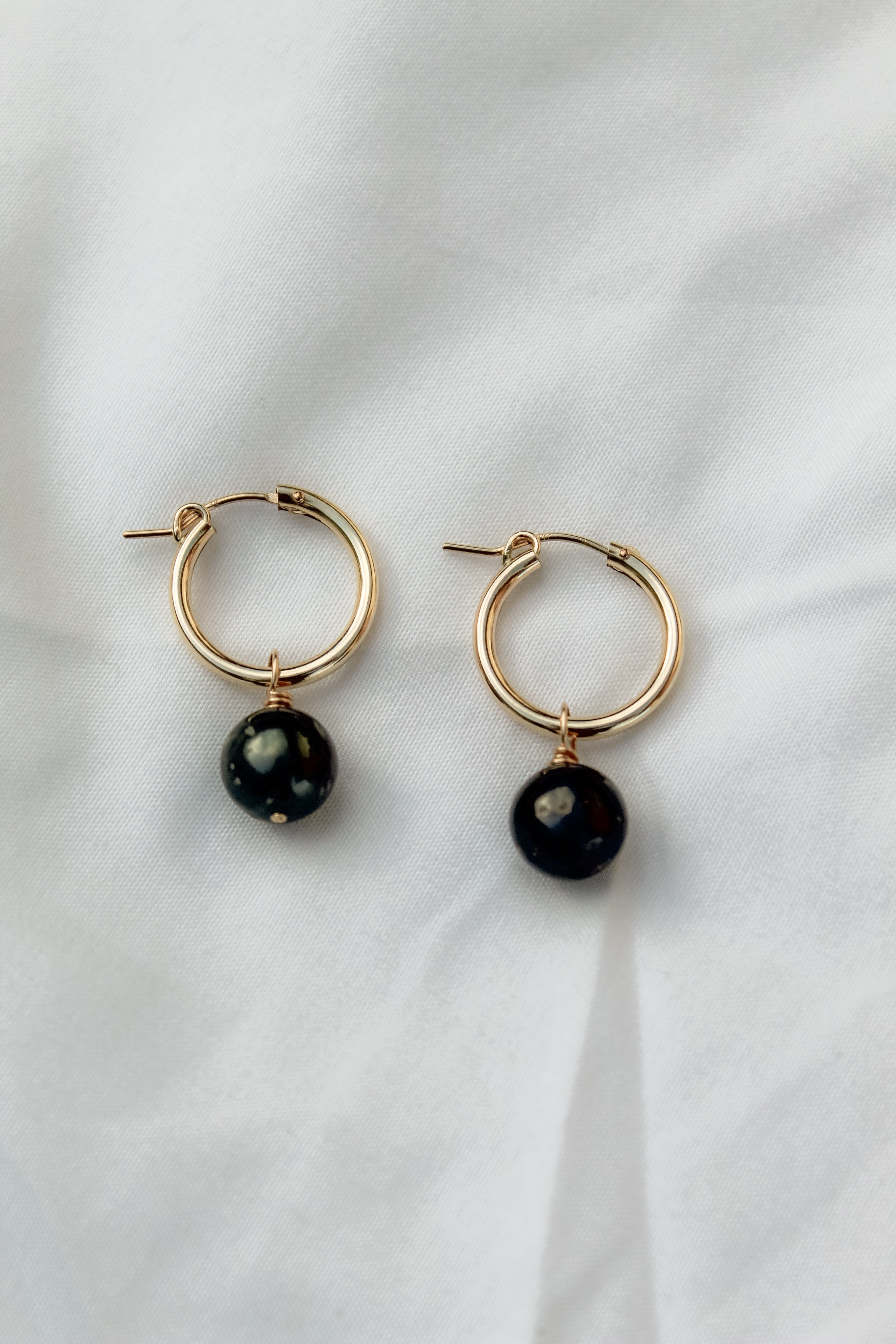 Large Tahitian Huggies